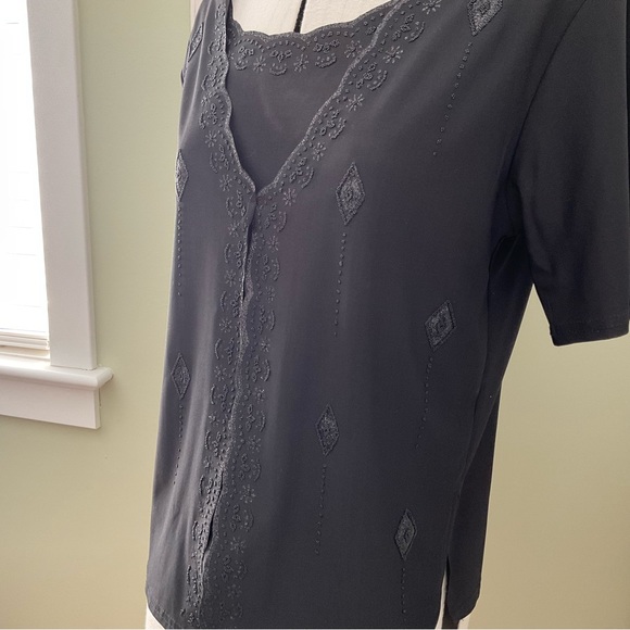 UNIQUE INT’L, BLACK BEADED BLOUSE - Picture 2 of 11
